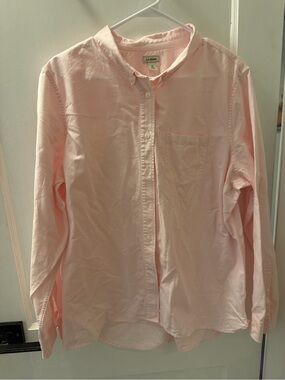 L.L. Bean Men's Light Pink Long-Sleeve Button-Down Shirt